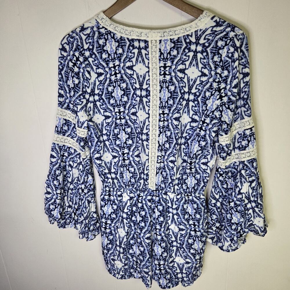 L Space Blue And White Patterned Faux Wrap Long Sleeve Lacey Romper Size Medium - Picture 2 of 6